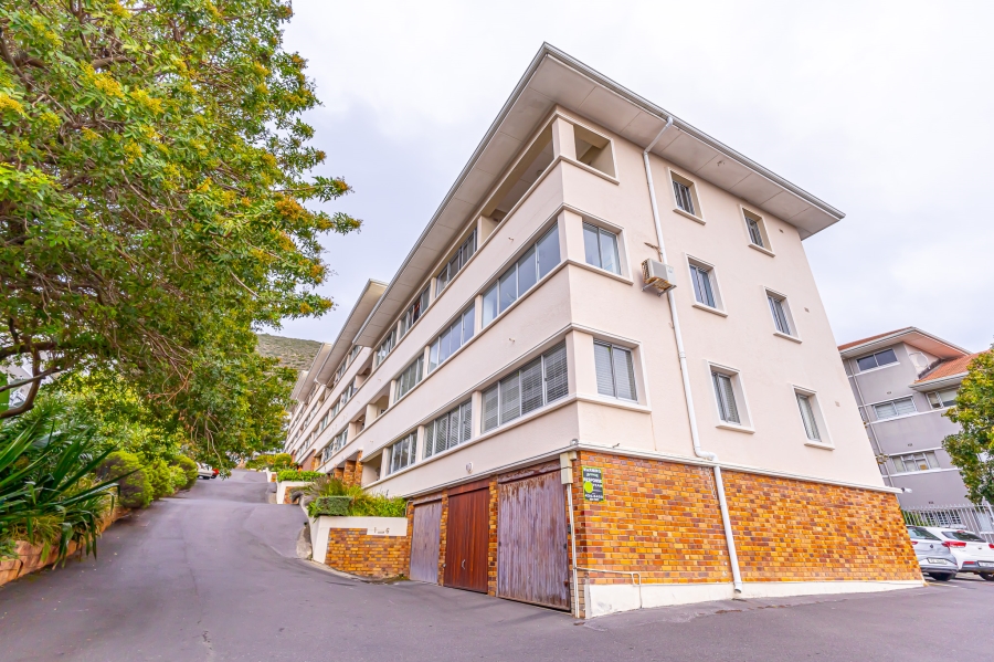 2 Bedroom Property for Sale in Sea Point Western Cape